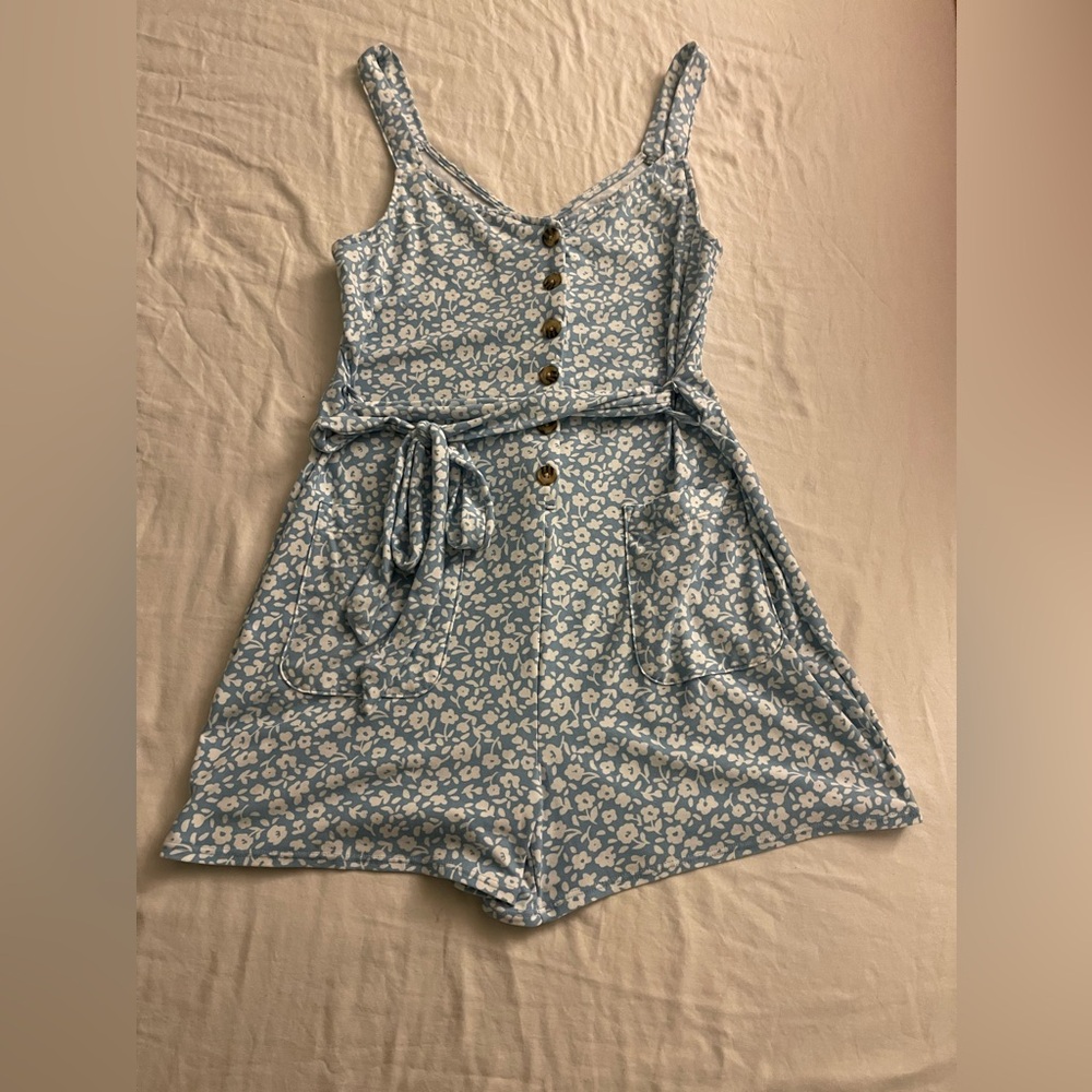 Beautiful light blue floral romper size XS